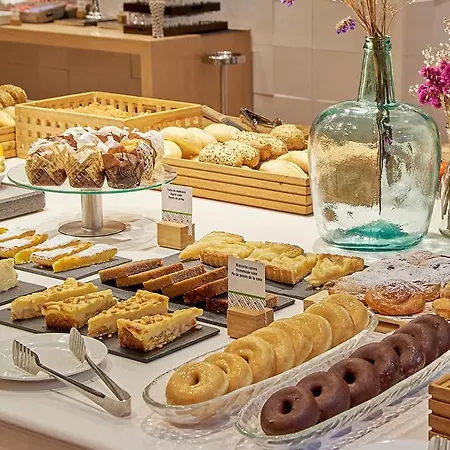 Отель Doubletree By Hilton