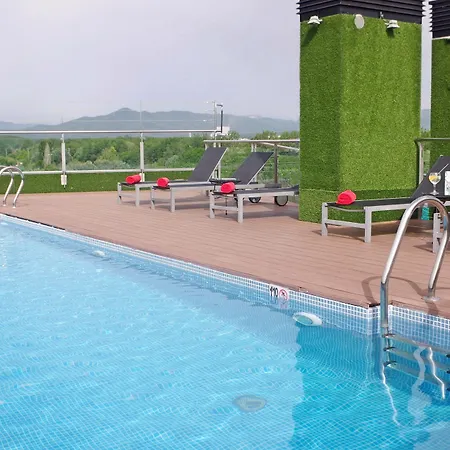 Отель Doubletree By Hilton 4*