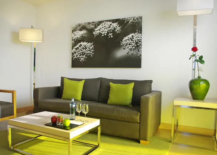 Doubletree By Hilton מלון 4*