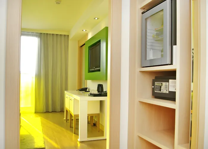 Doubletree By Hilton מלון