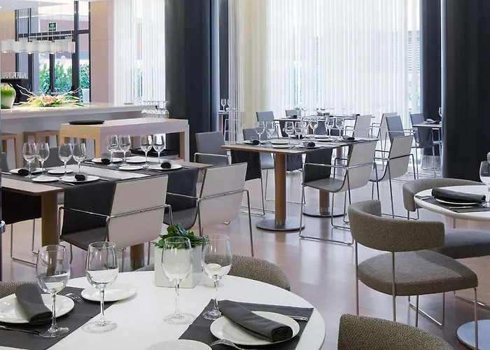 Doubletree By Hilton Готель Жерона