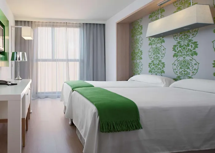 מלון Doubletree By Hilton ז'ירונה