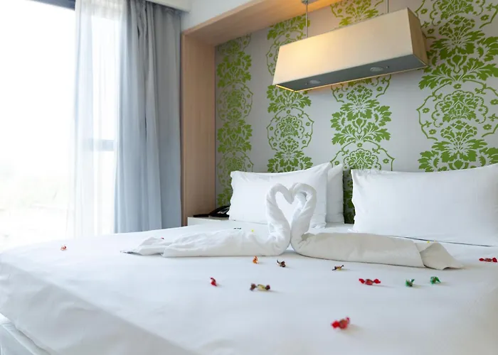 Doubletree By Hilton Жерона