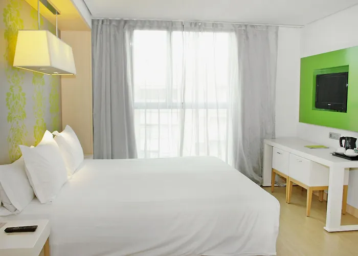 Doubletree By Hilton Готель 4*