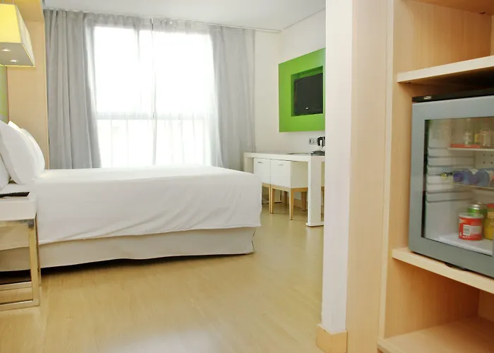 Doubletree By Hilton Готель