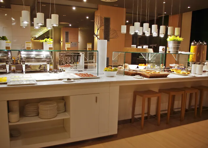 Doubletree By Hilton מלון ז'ירונה