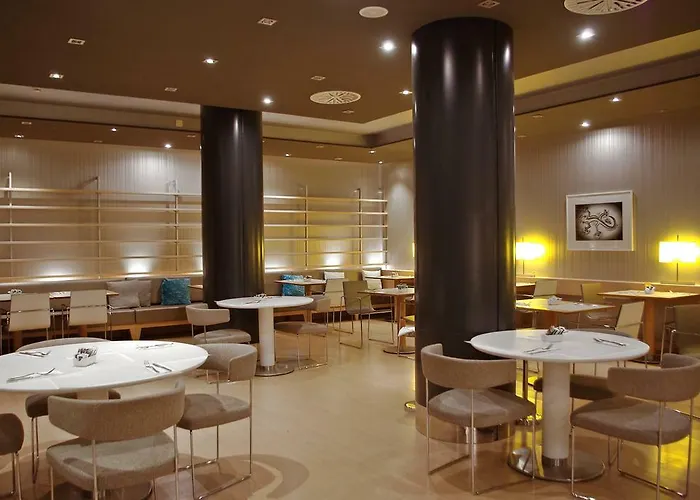 Doubletree By Hilton Готель Жерона