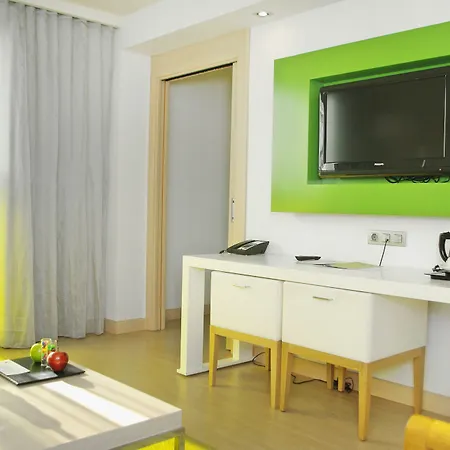 Hotell Doubletree By Hilton Girona