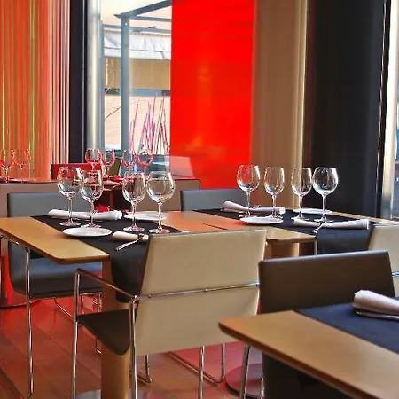 Hotell Doubletree By Hilton